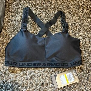 - new with tags under armour sports bra